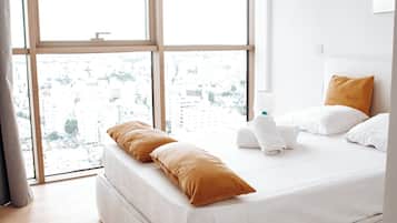 Lejlighed - balkon - byudsigt | 2 soveværelser, premium-sengetøj, gratis baby-/barnesenge, gratis Wi-Fi