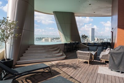 WealthyStays Skyhigh Central