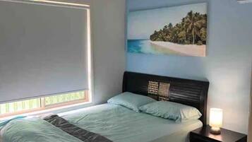 3 bedrooms, iron/ironing board, WiFi, bed sheets