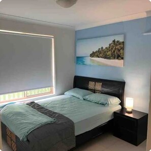 3 bedrooms, iron/ironing board, WiFi, bed sheets