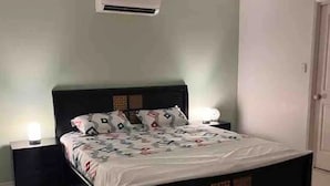 3 chambres, fer et planche à repasser, Wi-Fi, draps fournis