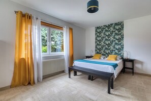 4 Schlafzimmer, Bügeleisen/Bügelbrett, WLAN, Bettwäsche