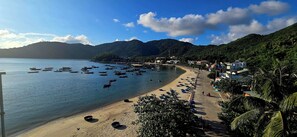 Terrace/patio - The Coral Homestay & Pub (Da Nang)