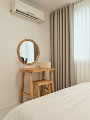3 室のベッドルーム、WiFi (無料)、ベッドシーツ
