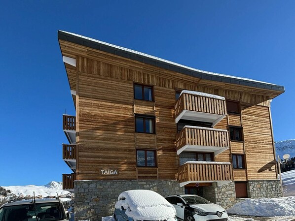 Exterior - Cozy apartment with sunny balcony, near slopes, La Plagne (La Plagne)