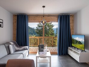 TV - Stylish apartment for 6 with parking in Les Saisies (Les Saisies)