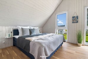 2 bedrooms, travel crib, free WiFi, bed sheets - Sommerhuus - terrace, beach chair, infrared cabin, bathtub, fireplace, parking lot (Olpenitz)