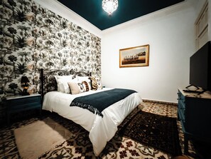 8 bedrooms, iron/ironing board, WiFi, bed sheets - Charming riad with 8 luxury suites, AC, WiFi in the heart of Kasbah of Tanger. (tanger)