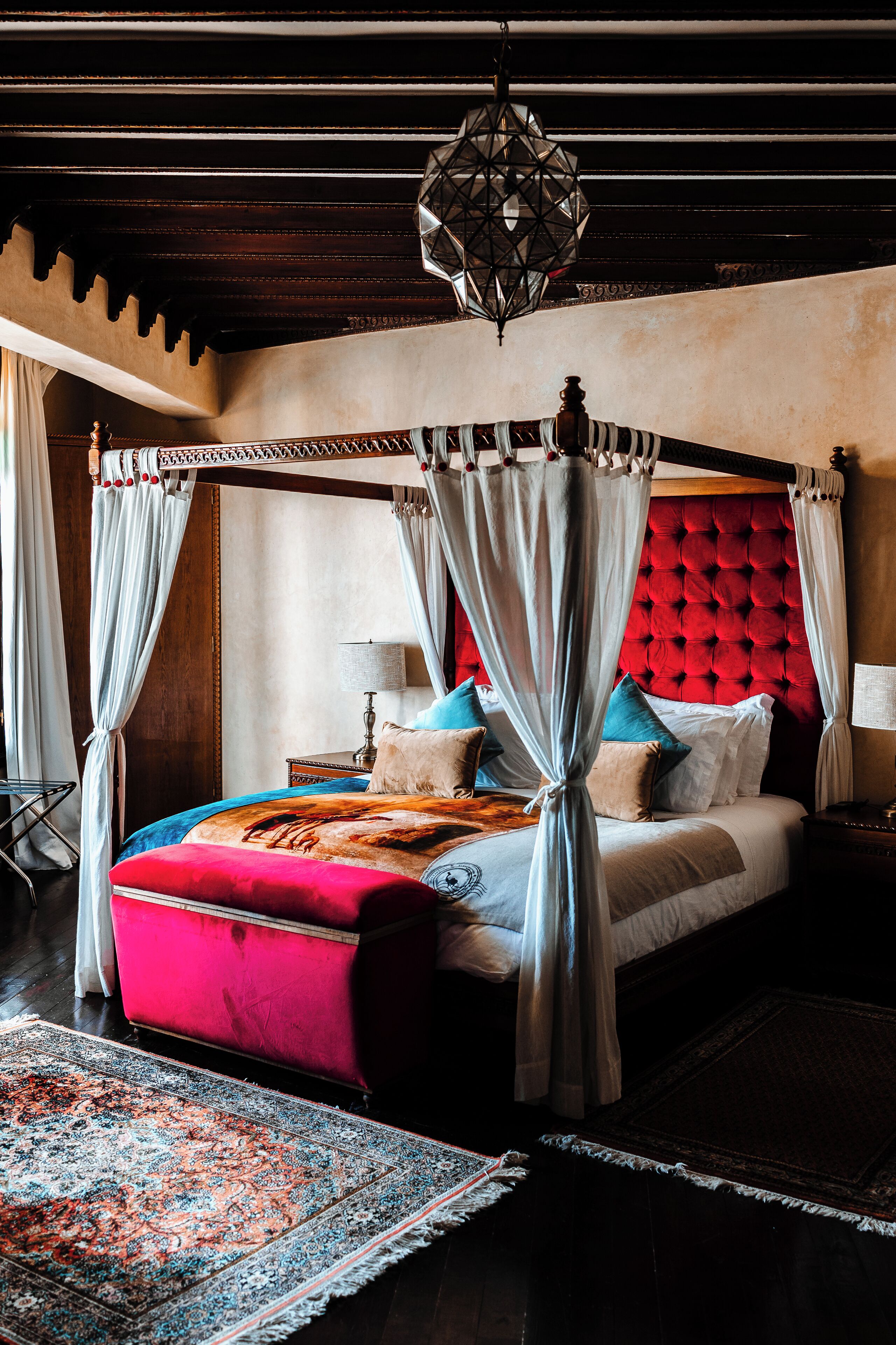 8 bedrooms, iron/ironing board, WiFi, bed sheets