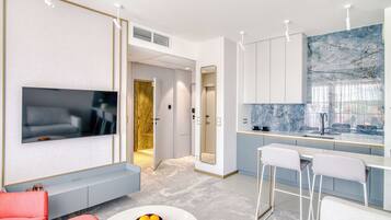 Deluxe Suite, Balcony, Courtyard View | Private kitchen | Fridge, stovetop, dishwasher, coffee/tea maker