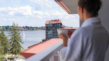 Deluxe Suite, Balcony, Courtyard View | Terrace/patio