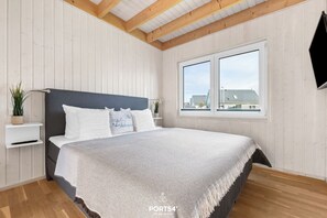 3 Schlafzimmer, Schreibtisch, Bügeleisen/Bügelbrett, Reisekinderbett