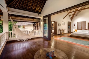 Villa - Villa Maimalu by Alfred in Bali - Heaven 4 BR Villa With Large Pool and Lush Garden (Kerobokan)