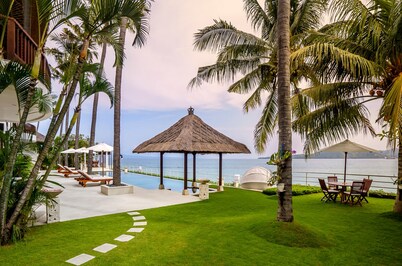 Villa Blanca by Alfred in Bali - Modern Luxury 5 Bdr Oceanfront Villa in Candidasa
