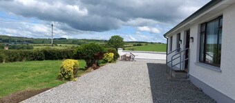 Family friendly cottage with countryside views and spacious garden