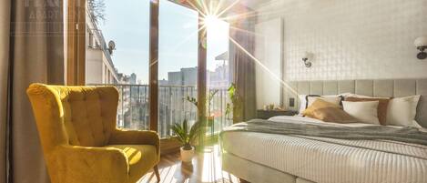 1 bedroom, premium bedding, iron/ironing board, free WiFi