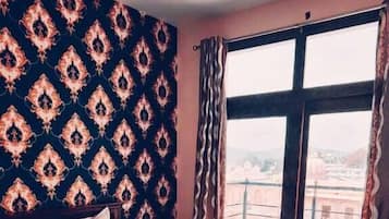 Deluxe Double Room, Lake View | Free WiFi