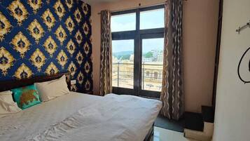 Deluxe Double Room, Lake View | Free WiFi