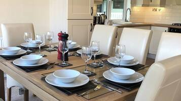 Cabin | Dining