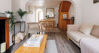 Charming 2 bedroom Townhouse located in Lewes