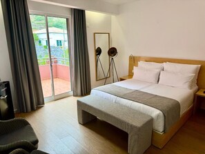 Basic Double or Twin Room, Balcony | In-room safe, free WiFi - Boutique Hotel Jardim do Mar (Calheta)