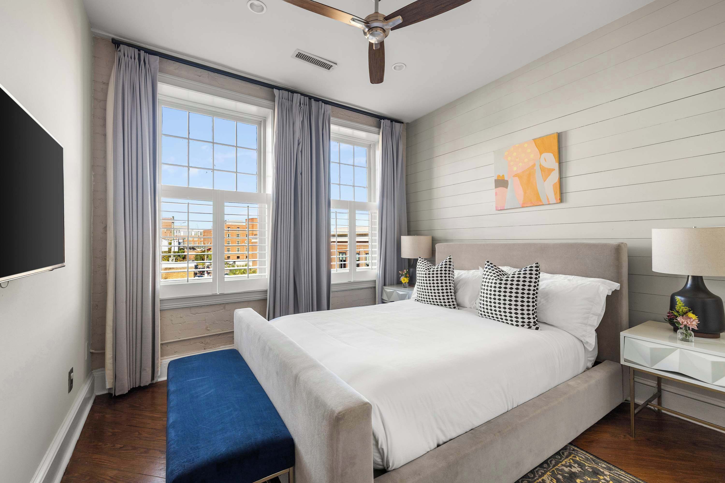 2 bedrooms, desk, travel crib, WiFi