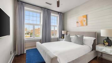 2 bedrooms, desk, travel crib, WiFi