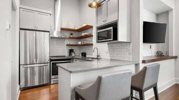 Fridge, microwave, oven, stovetop