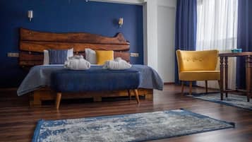 Quarto casal | Frigobar, cofres nos quartos, individualmente decorados
