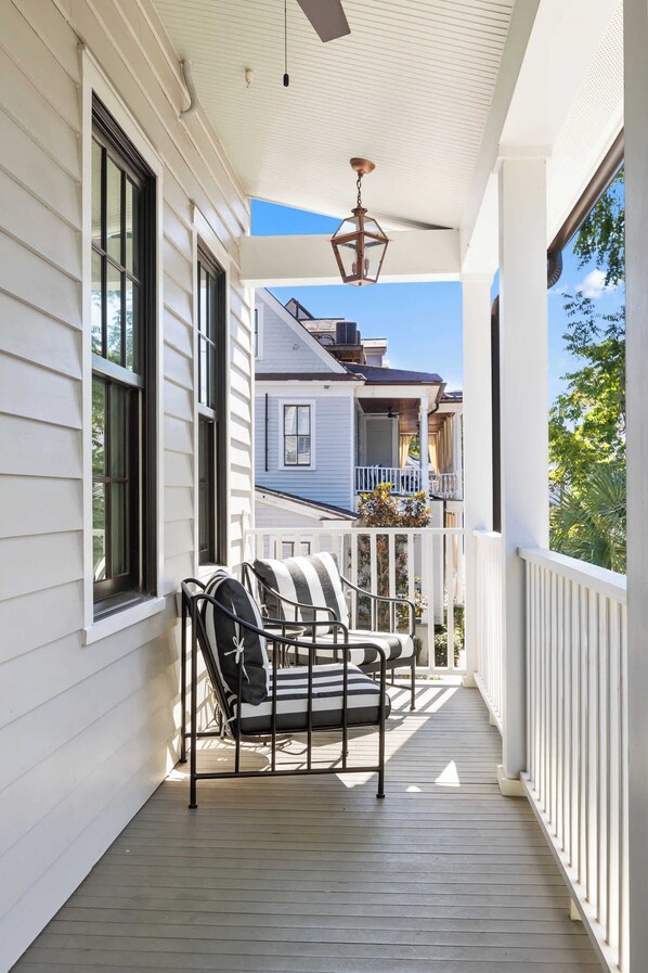 Terrace/patio - The Inns | Grand 9BR Charleston Downtown Home! (Charleston)