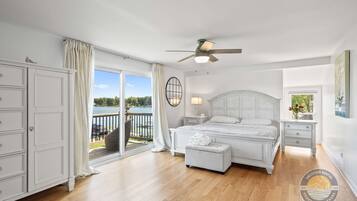 4 bedrooms, desk, WiFi, bed sheets