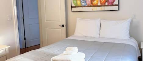 4 chambres, bureau, Wi-Fi, draps fournis