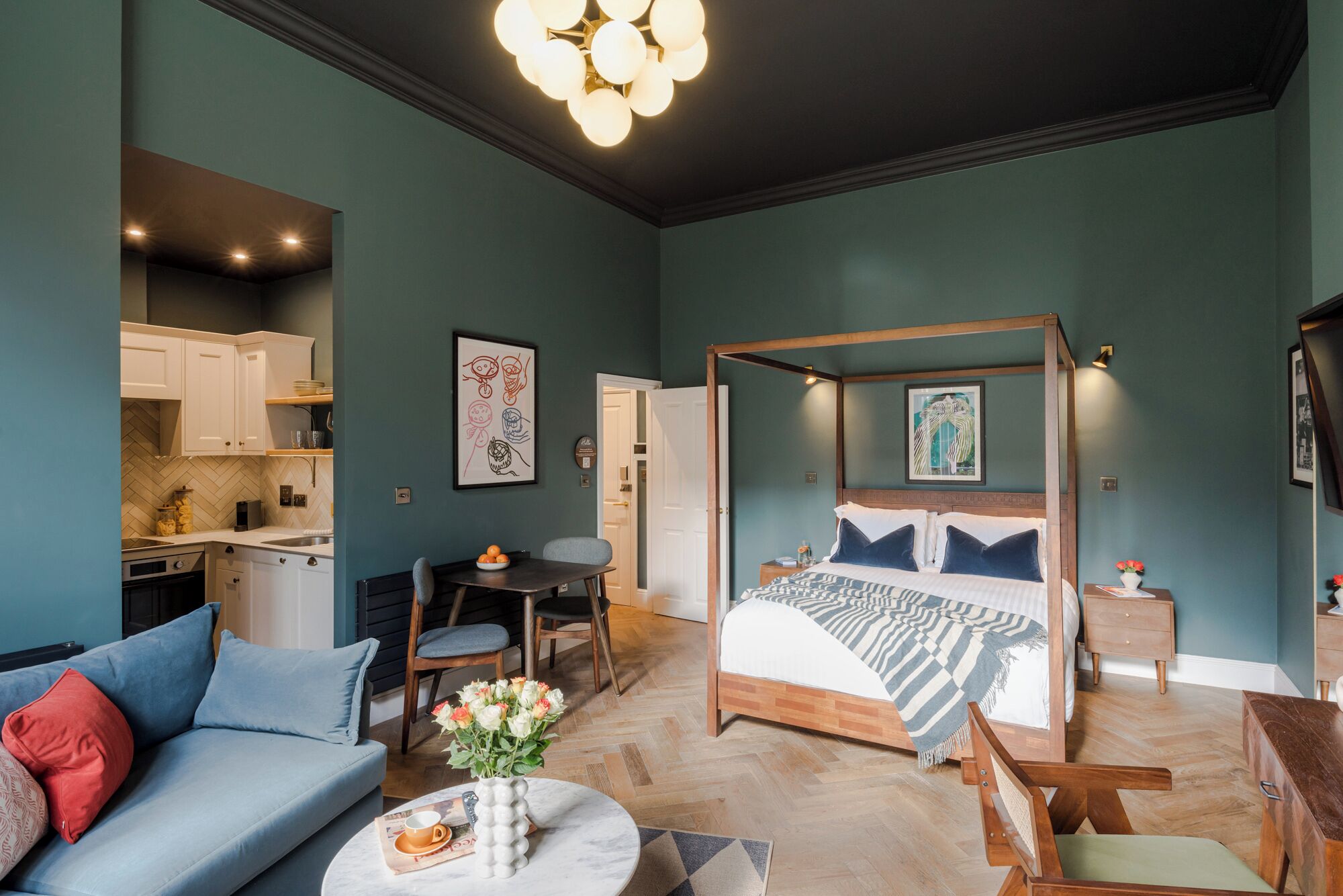 Appartement Classique, 1 très grand lit, coin cuisine