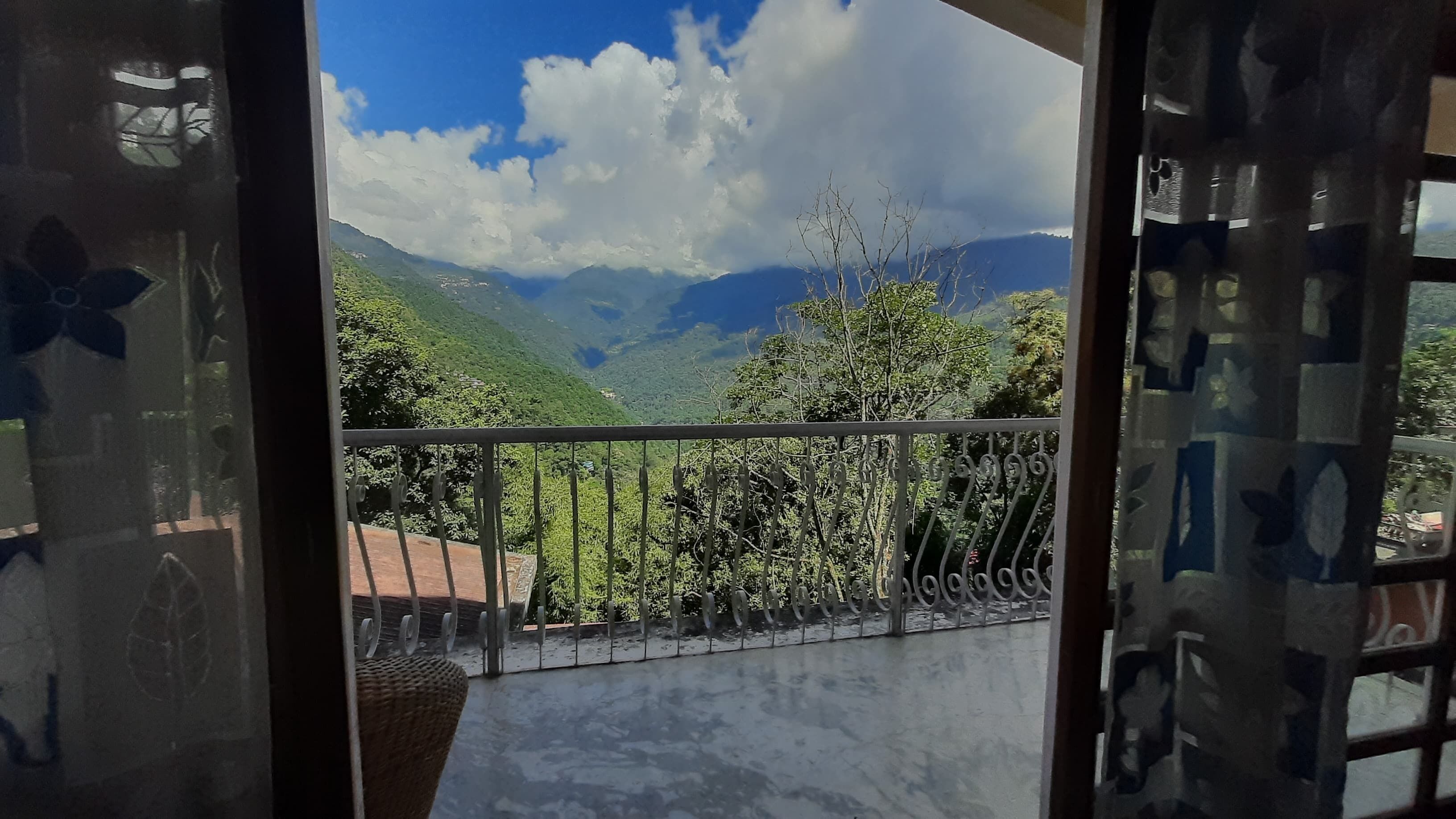 Quarto casal família, sacada, vista para o vale | Sacada