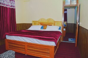 Luxury Double Room, Mountain View | Peralatan tempat tidur hipoalergenik, tilam berlapik, kalis bunyi 