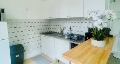 Spacieux et lumineux, coup de cĆur garanti Ă proximitĂ© du mĂ©tro et RER