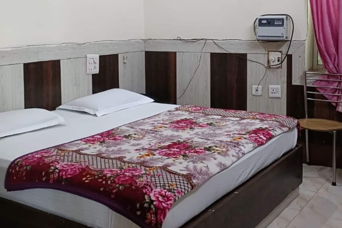 Classic Double Room, City View | Free WiFi, bed sheets