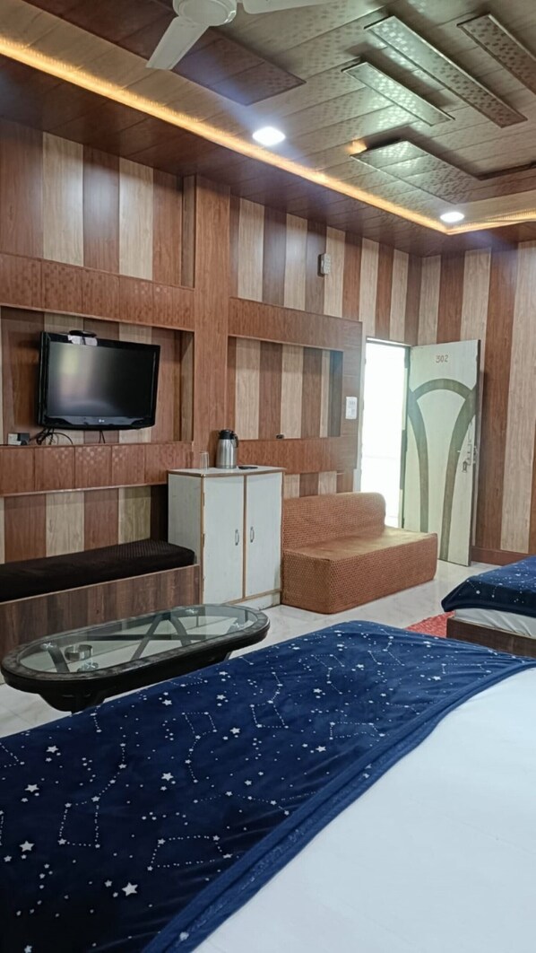 Family Room, City View | Free WiFi, bed sheets - Goroomgo Shri Hari Uttarakhand (Sitarganj)