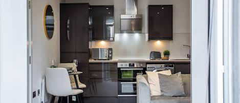 Fridge, microwave, oven, stovetop