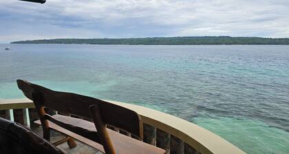 Beach front Charming 2-bedroom apartment