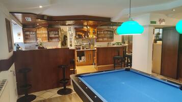 Bar (in der Unterkunft)