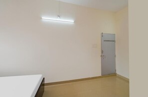 1 quarto, Wi-Fi de cortesia, roupa de cama