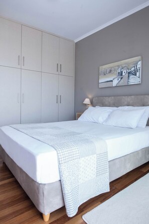 3 bedrooms, desk, iron/ironing board, WiFi - Alimos Luxury 3 Bd Apt w Stunning Acropolis Views (Alimos)