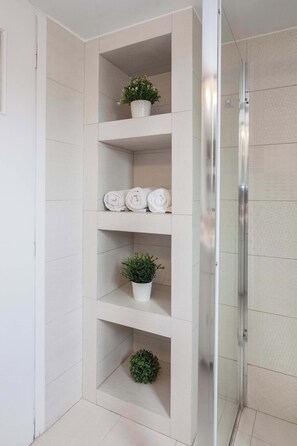 Interior - Alimos Luxury 3 Bd Apt w Stunning Acropolis Views (Alimos)