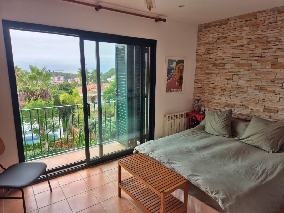 3 slaapkamers, reisbedje, wifi, beddengoed