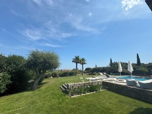 Outdoor pool - VILLA CYCAS - Luxurious vacation villa with sea view and all comforts (Grimaud)
