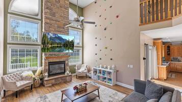 TV, fireplace, offices