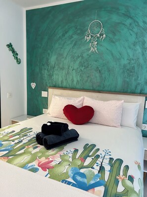 1 غرفة نوم ومكواة/لوح كي وواي فاي وملاءات أسرّة