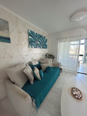 Living area - PaLù Holiday House Luxury Sea View Apartment Costa Teguise, with pool and wi-fi (Costa Teguise)