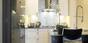 2 chambres, literie de qualité supérieure, chambres insonorisées